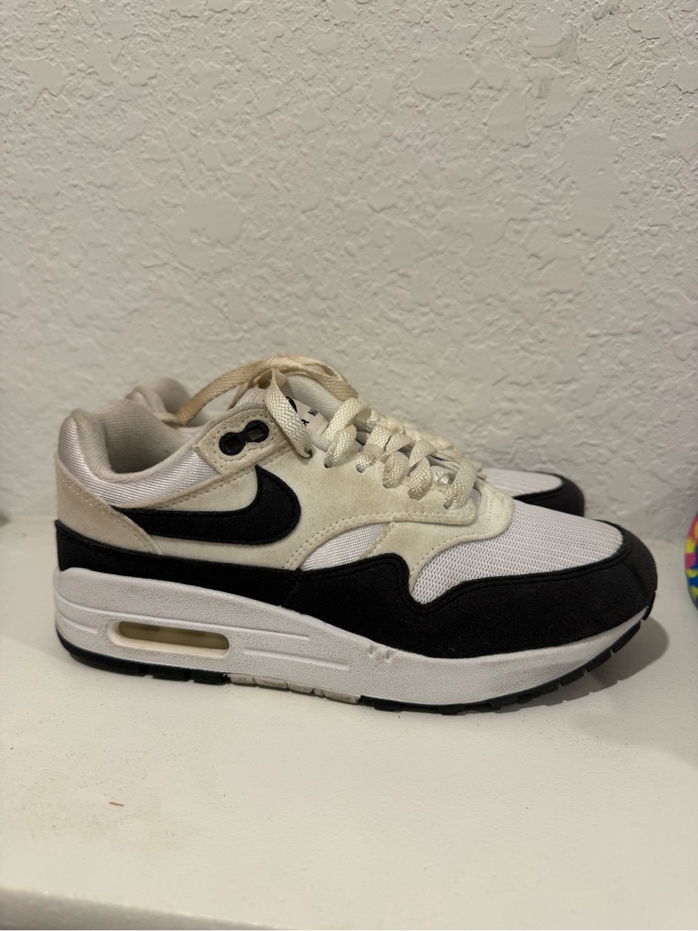 Nike Women’s Air Max 1 Cream/Black Sneakers – Size 6.5